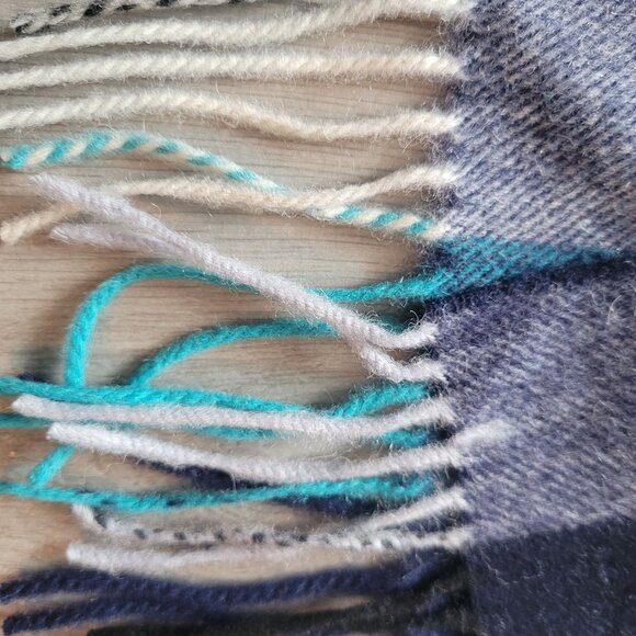 Luxury Kiltane Of Scotland 100% Lambswool Blue & Black Check Scarf For Men & Wom - Picture 6 of 6